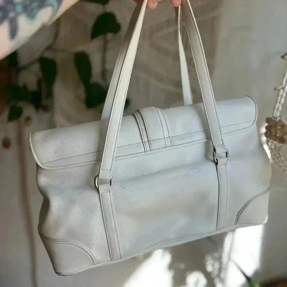 Beautiful Coach Hamptons White Leather Purse - Excellent Condition - Picture 2 of 15